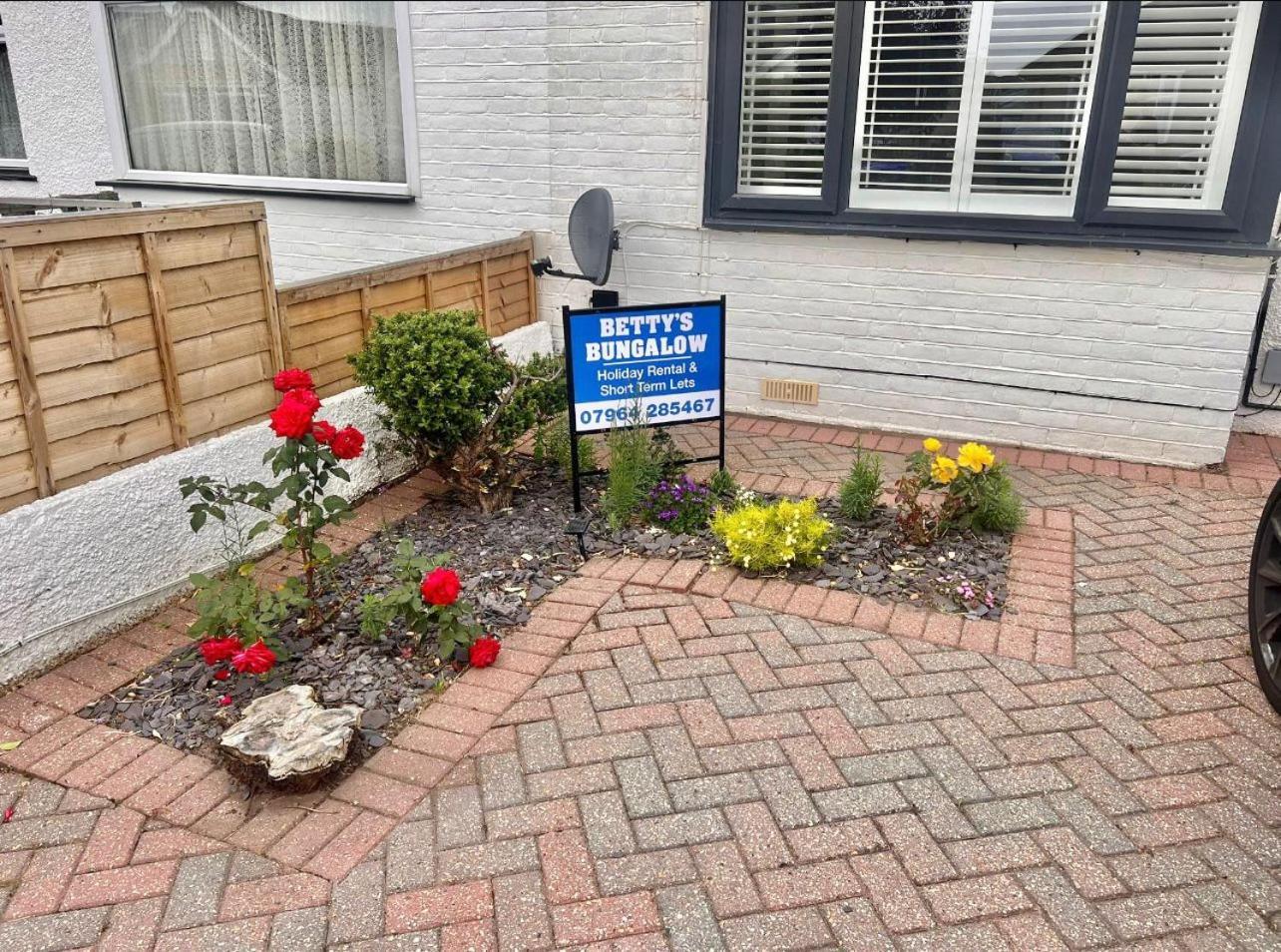 Betty'S Bungalow Lancing Extérieur photo